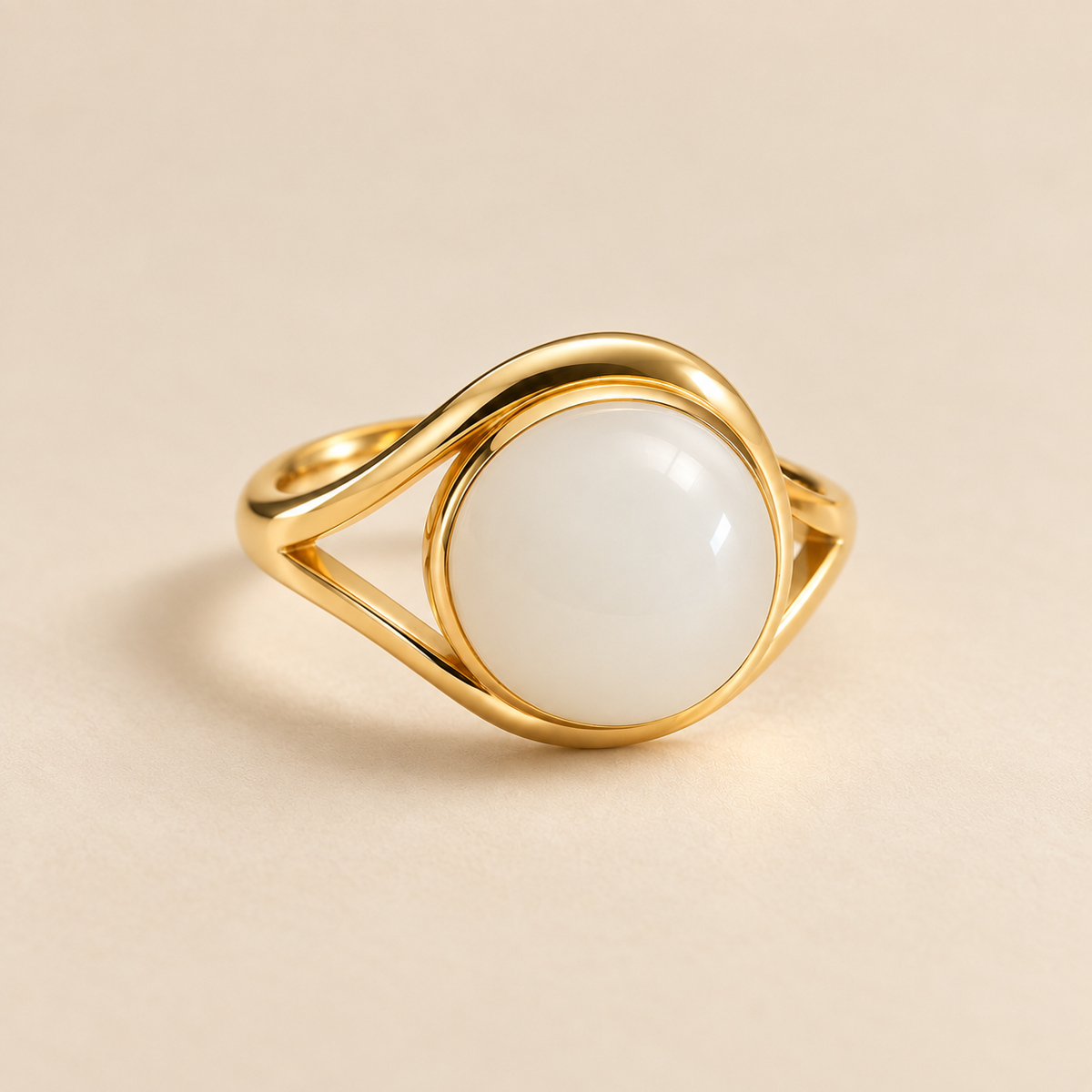 Fine Sculpted Round Ring — 9K Gold
